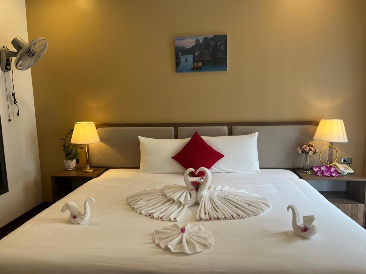 Lantana Ha Long Hotel E409 Sunplaza Pho Di Bo, Bai Chay, Ha Long Buitenkant foto
